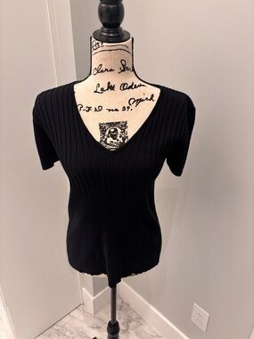 Worthington Black Ribbed V-Neck Short Sleeve Top - Fitted Knit - NWT